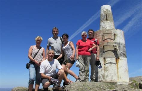 Bei unseren singlereisen reisen sie gemeinsam mit gleichgesinnten, teilen ihre eindrücke und reiseerfahrungen und erleben besondere momente in der gruppe. Wanderung im Sommer in Monchique auf den Picota 774 m