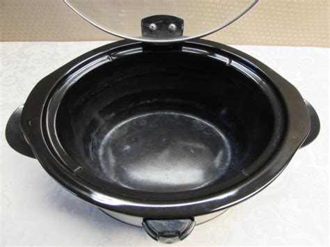 Lot Detail Crock Pot And Replacement Stoneware Pot