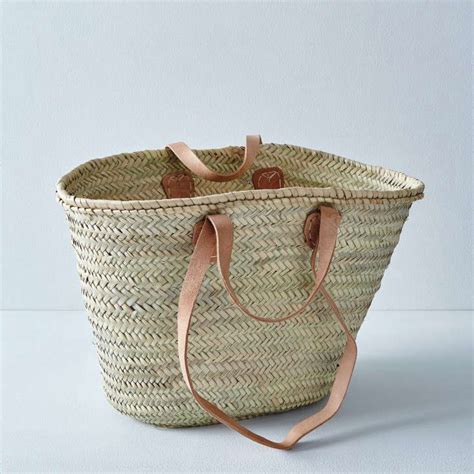 You are not going to believe this one! 10 Easy Pieces: French Market Totes - Gardenista