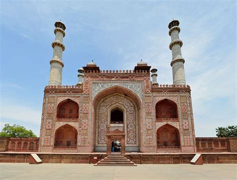The 1605 Tomb Of Akbar The Great