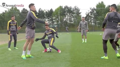 arsenal fans loved alexis sanchez s reaction to being nutmegged by