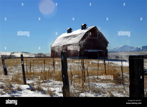 Snow Roof On Barn Hi Res Stock Photography And Images Alamy