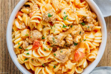 A cheesy hot italian pasta bake with a spiced savory and sweet marinara sauce, hot italian flavors and plenty of cheese. Cheesy Sausage Rotini Pasta Recipe - Sausage Recipe with ...