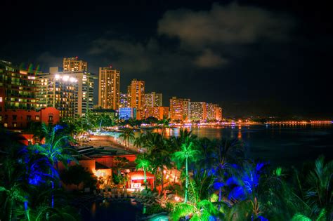 Nightlife In Hawaii Hawaii Travel Guide Go Guides