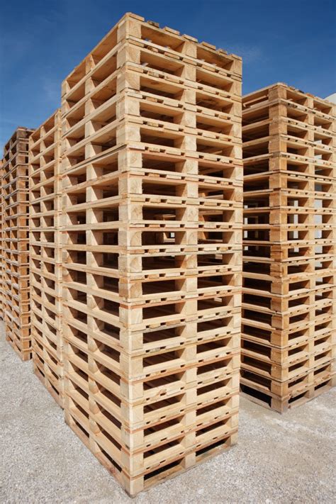 How To Properly Store A Stack Of Empty Pallets Associated