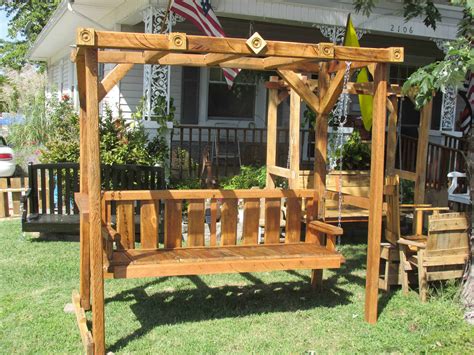 Awesome Pallet Arbor With 5 Foot Swing • 1001 Pallets