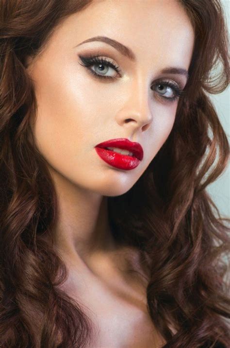 Gorgeous Makeup Ideas With Red Lips And Cat Eyes Pretty