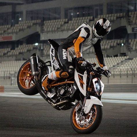 Me Gusta Comentarios Alex Galahaduke En Instagram Fun Bike Alex Motorcycle