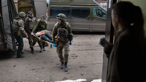 In Ukraine Bakhmut Becomes A Bloody Vortex For Militaries The New York Times