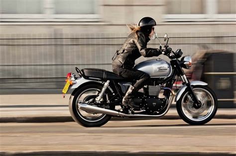 Triumph has taken the wraps off its 2014 bonneville and we bring you the first official photos and the 2014 bonneville is available in three versions with the base model being offered in phantom. 2014 Triumph Bonneville Shows Up, Prices and Colors ...