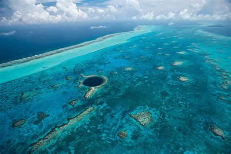 A Guide To The Beautiful Lighthouse Reef Atoll In Belize
