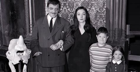 This 'Addams Family' Netflix Trailer Is Mysterious And Spooky (And Fake ...