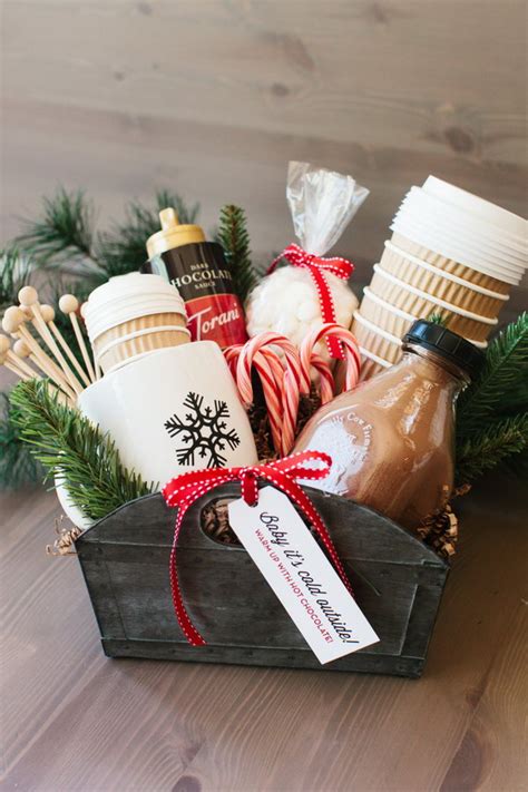 35 Creative DIY Gift Basket Ideas For This Holiday Hative