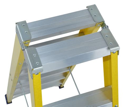 Westward Twin Stepladder 6 Ft Ladder Ht 5 Steps 375 Lb Load Capacity