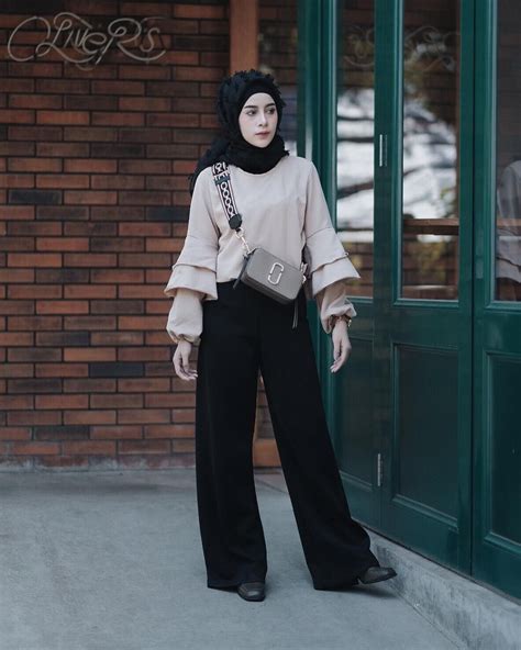 Pinterest ̗̀ Haf Tima ̖́ Model Pakaian Hijab Kasual Gaya Hijab
