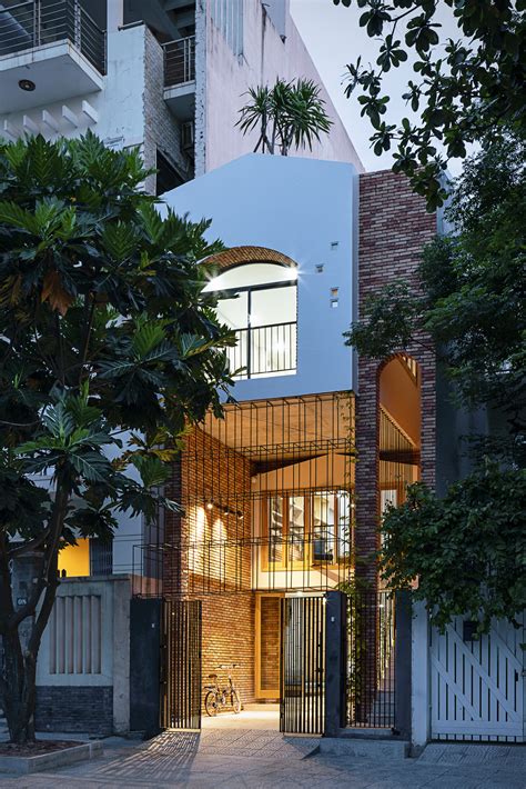Die itahyê residence liegt 30 km von são paulo, brasilien, entfernt. Gallery of DT House / IZ Architects - 10