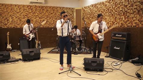 Download lagu rhoma irama judi mp3 dapat kamu download secara gratis di metrolagu. Manikmaya - Judi (Rhoma Irama Cover) - YouTube