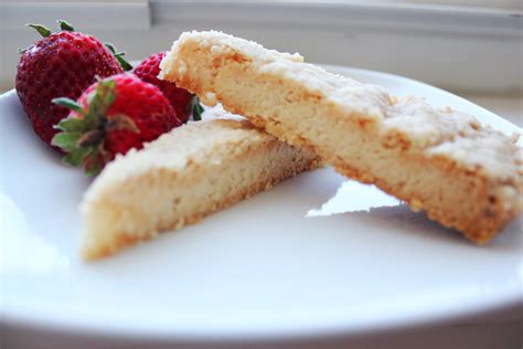 Surinamese cornstarch cookies are one of my favorite cookies. Royal Wedding Shortbread Cookies - bites out of life