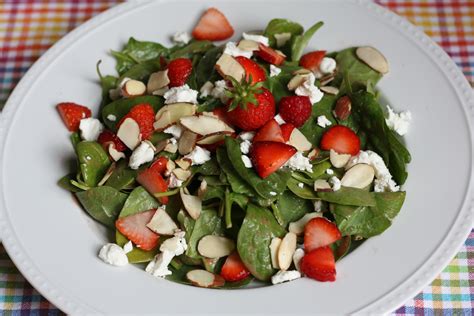 Strawberry Spinach Salad With Goat Cheese And Almonds