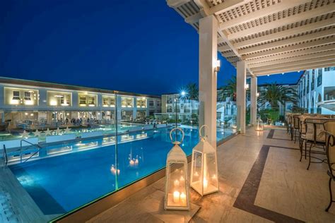 It is 300 metres from the centre of zakynthos town, where several bars and restaurants are located. Best Western Zante Park Hotel 4* ab CHF 846 ...