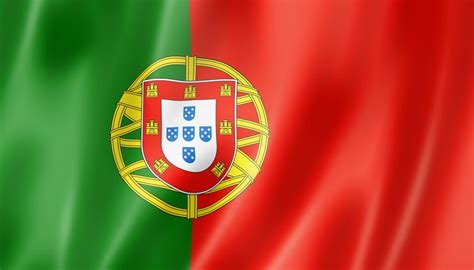 Esta bandeira foi estabelecida com a proclamação da república em 1910. How to Apply for Portuguese Citizenship | Legalbeagle.com