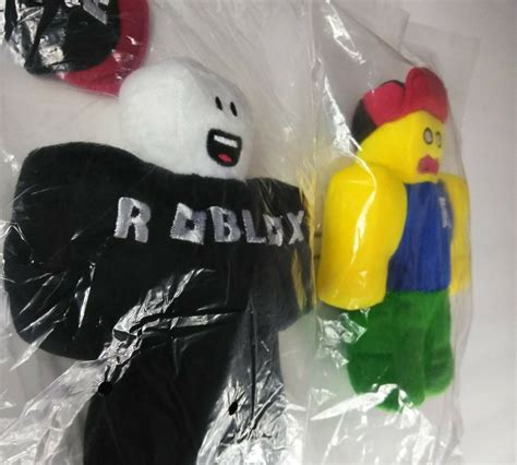 Roblox Noob Vs Guest Plush Toy Set Brand New Unopened Removable
