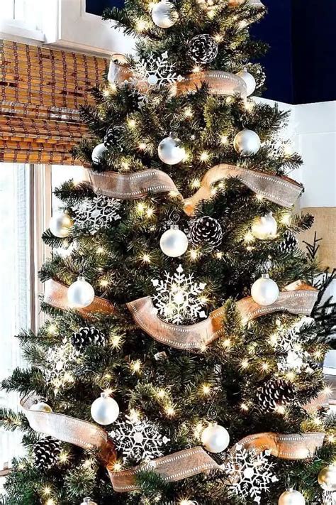 40 Christmas Tree Decorating Ideas And Inspiration Brighter Craft