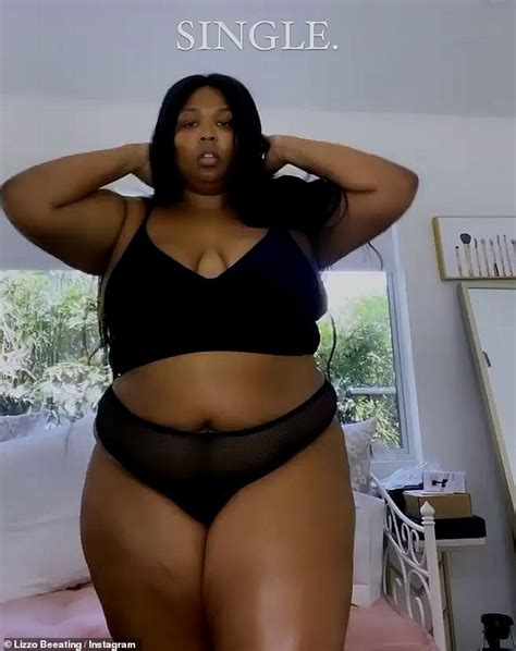 Lizzo Wants Her Fans To Know She S Single As She Gives Her Derriere A