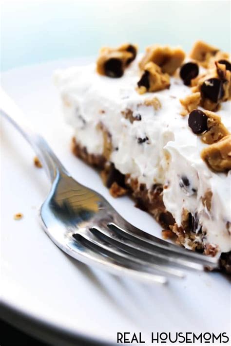 no bake chocolate chip cookie dough cheesecake with video