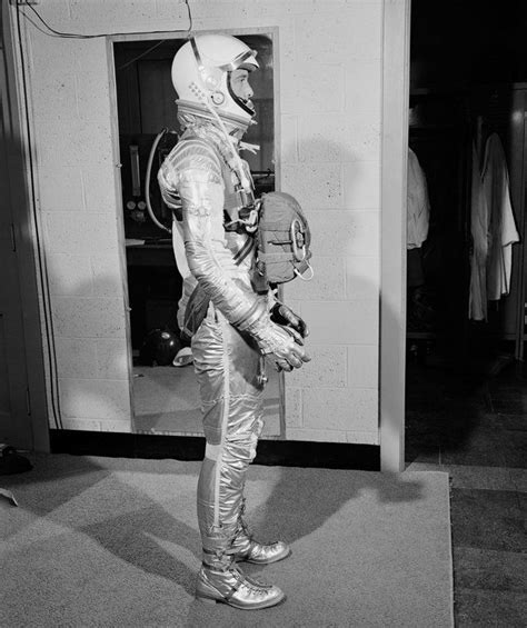 A Photographic History Of Us Spacesuits Space Suit Astronauts In