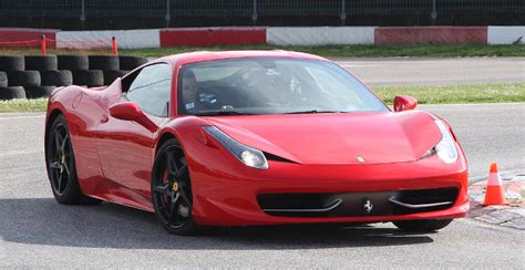 Un nome, una garanzia per tutti gli amanti dei motori. Guidare una Ferrari - Circuito internazionale del Friuli - regali 24