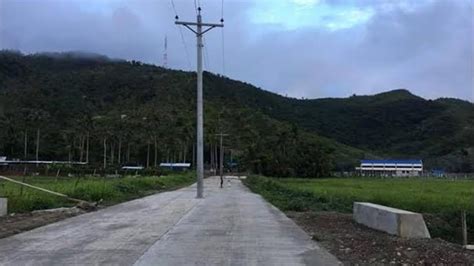 Middle of the road — love sweet love 03:33. Electric posts in middle of Tacloban road pose safety risk