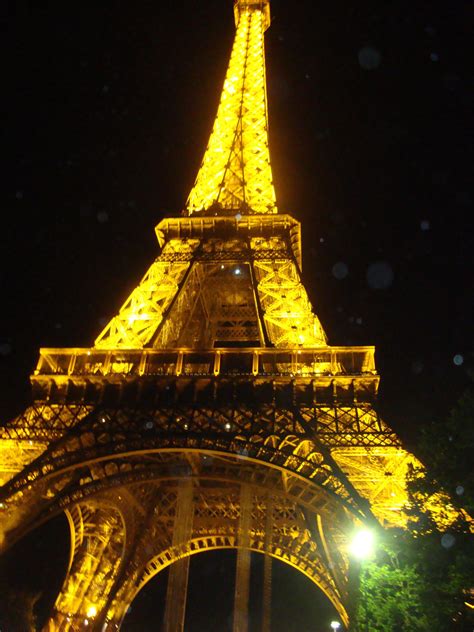 Eiffel Tower In A Rainy Night Eiffel Tower Tower Rainy Night