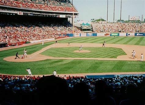 Naast basisgegevens worden, mits beschikbaar, ook informatie over het adres. Milwaukee County Stadium - American Football Database