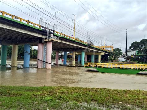 Metro manila, the capital region of the philippines, is a large metropolitan area that has several levels of subdivisions. Villages near Marikina river in danger of being flooded ...