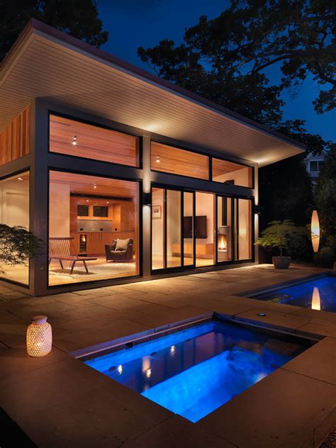 Browse swimming pool designs to get inspiration for your own backyard oasis. Flavin Architects Design A Poolside Guest House ...
