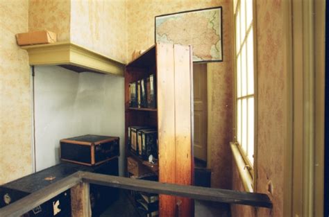 Inside Anne Franks House Kirst Over The World