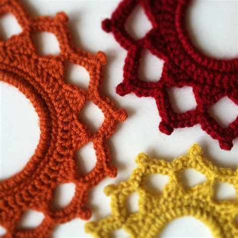 They are incredibly versatile and a great way to use up leftover yarn, other than to make crochet flowers…. crochet picture frame pattern Archives - JaKiGu