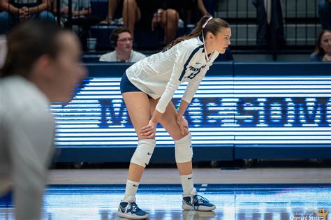 No Penn State Women S Volleyball Sweeps Iowa In Dominant Performance Onward State
