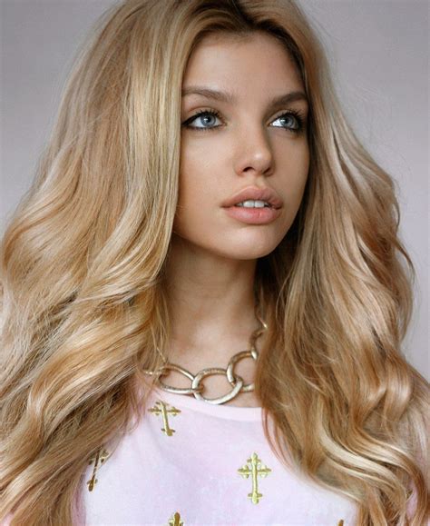 Maybe you would like to learn more about one of these? Épinglé sur Middle / Center Part Hairstyles