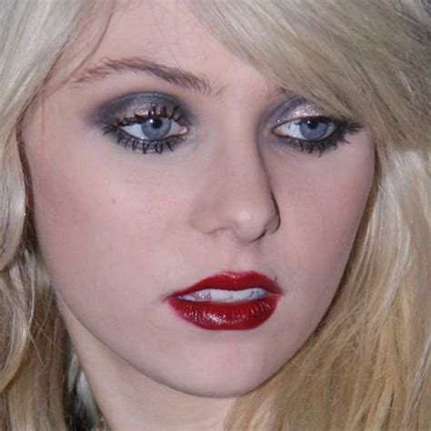 Taylor Momsen Makeup Black Eyeshadow Bronze Eyeshadow Gray Eyeshadow