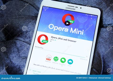 Opera Mini Web Browser App Editorial Stock Photo Image Of Electronics