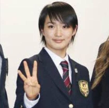女子形 個人戦で、2014・2016年 世界空手道選手権大会 優勝 、全日本空手道選手権大会では、2013年から2019年まで7連覇している 。. 清水希容の超かわいい画像集!私服もヤバい!着替えも披露 ...