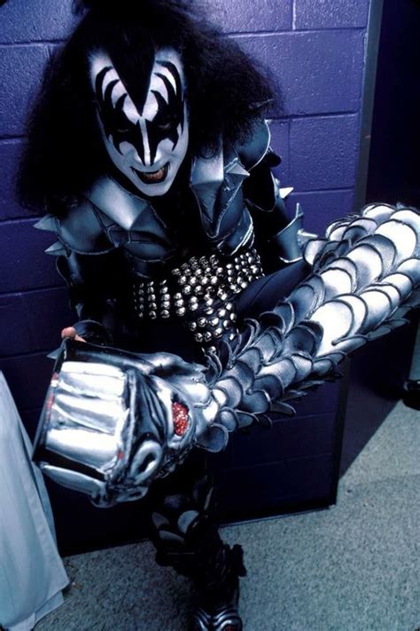 Pin By Kiss Lady On Kiss 1976 Destroyer Tour Gene Simmons Kiss Kiss