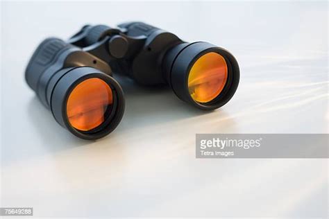 Binoculars Table Photos Et Images De Collection Getty Images