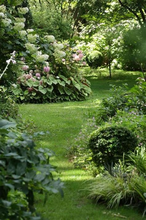 28 Beautiful Shade Garden Ideas That Are Worth Seeing Natural Garden