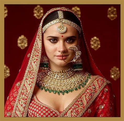 Update your look with jewelry. Indian Jewelry Set,Sabyasachi Jewellery, Kundan Necklace ...