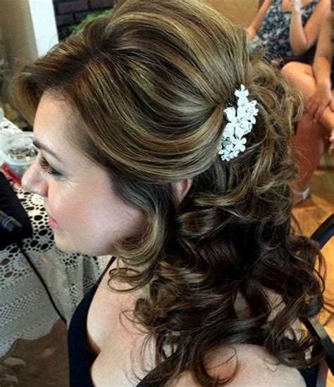 Medium Half Up Mother Of The Bride Hairstyle Mother Of The Bride Hair Mother Of The Groom