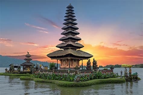 Ulun Danu Beratan Iconic Temple On Lake Beratan Indonesia Travel