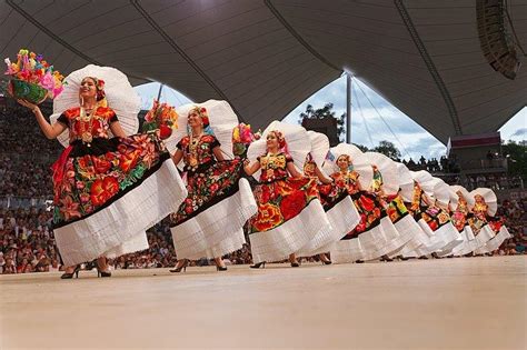 Los 11 Bailes Mestizos De México Más Populares